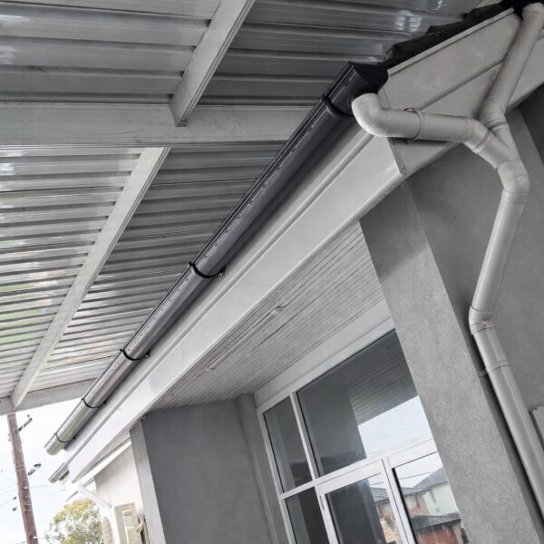 New gutter replacement installed along roofline by Sydney Gutter Guys in Western Sydney.